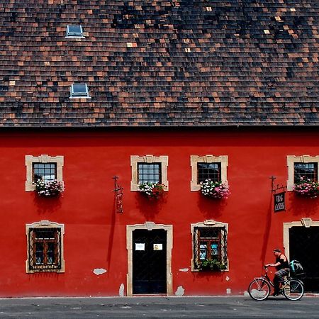 Rubra Panzio Bed & Breakfast Vac Ngoại thất bức ảnh