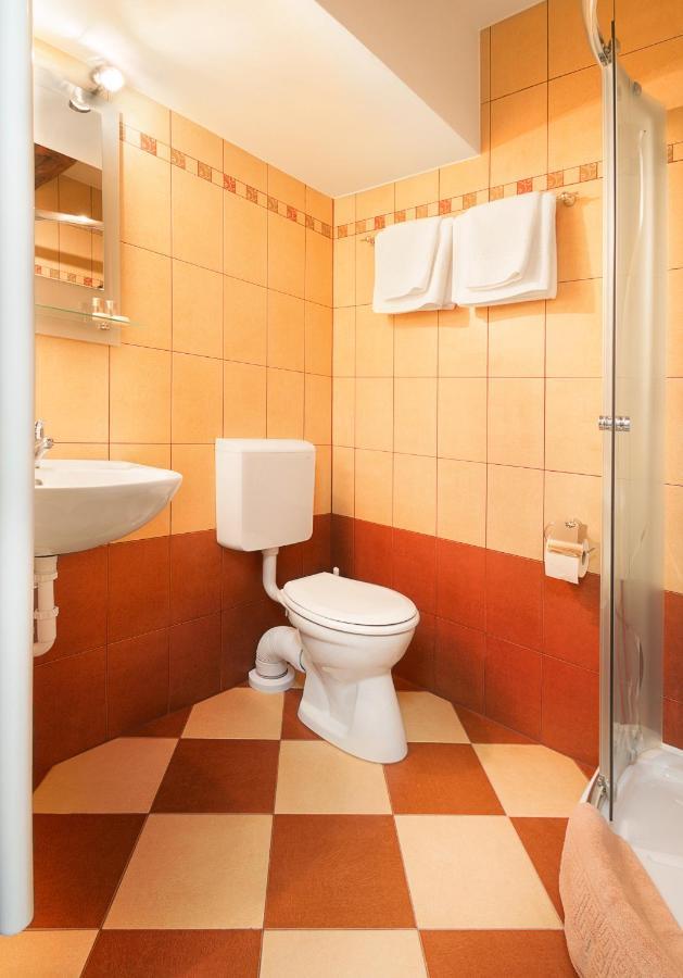 Rubra Panzio Bed & Breakfast Vac Ngoại thất bức ảnh